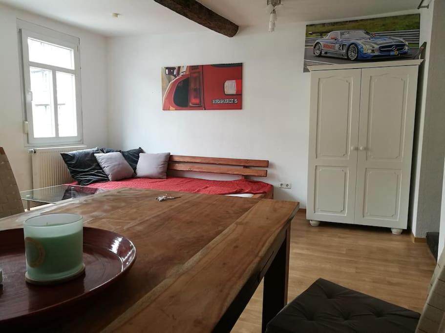 Ganzes Haus, Zentrale Lage Nuerburgring